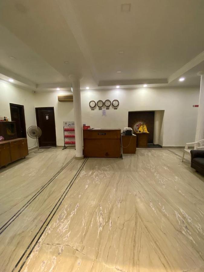 Lavi Hotel Hari Darshan - 10 Meter From Golden Temple アムリトサル エクステリア 写真