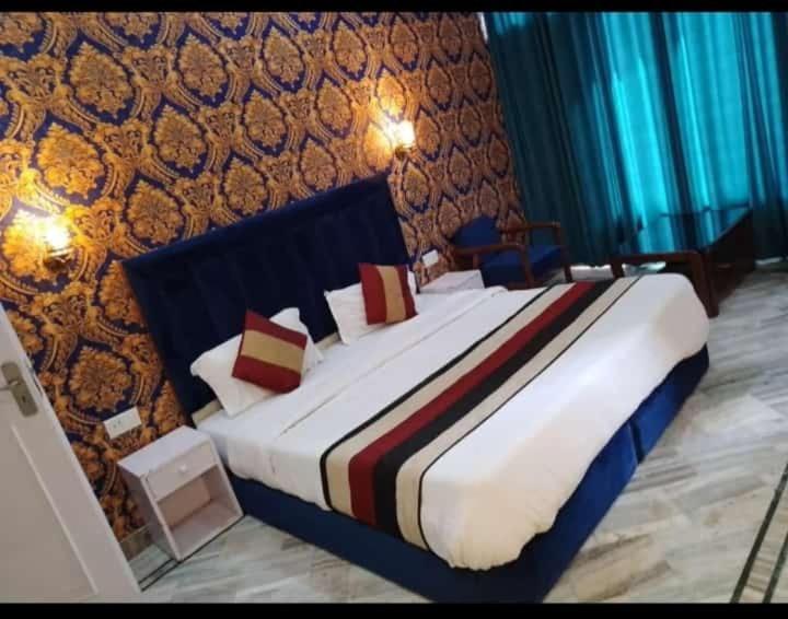 Lavi Hotel Hari Darshan - 10 Meter From Golden Temple アムリトサル エクステリア 写真